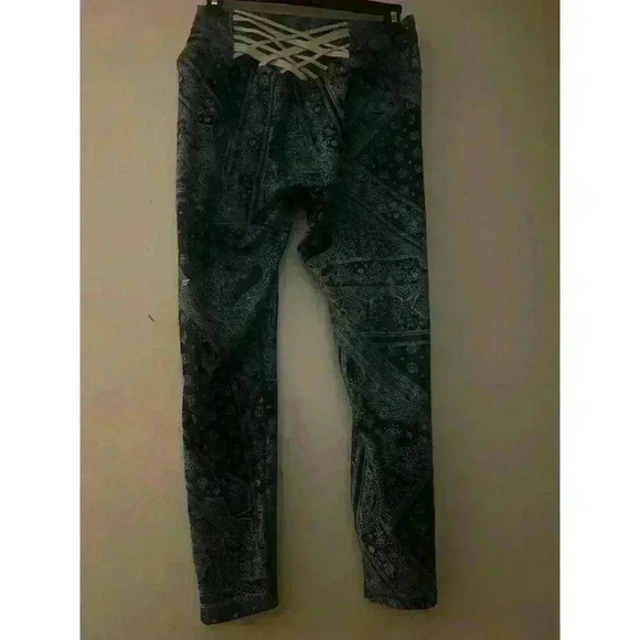 Fabletics Women’s Boost PowerHold® High-Waisted 7/8 Leggings Size Medium Womens - Picture 2 of 4